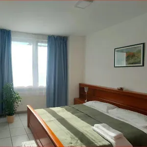  Appartement Compact, Wel Enaf For 3 The Flat In België